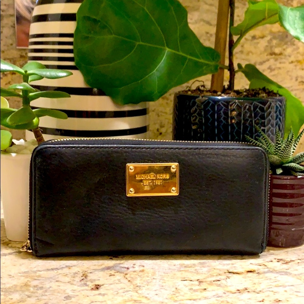 MICHAEL KORS Black Leather Wallet Clutch